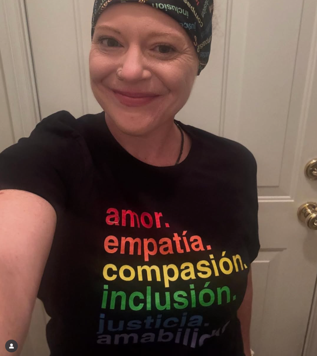 'Kindness Is' Pride en Español Classic Tee